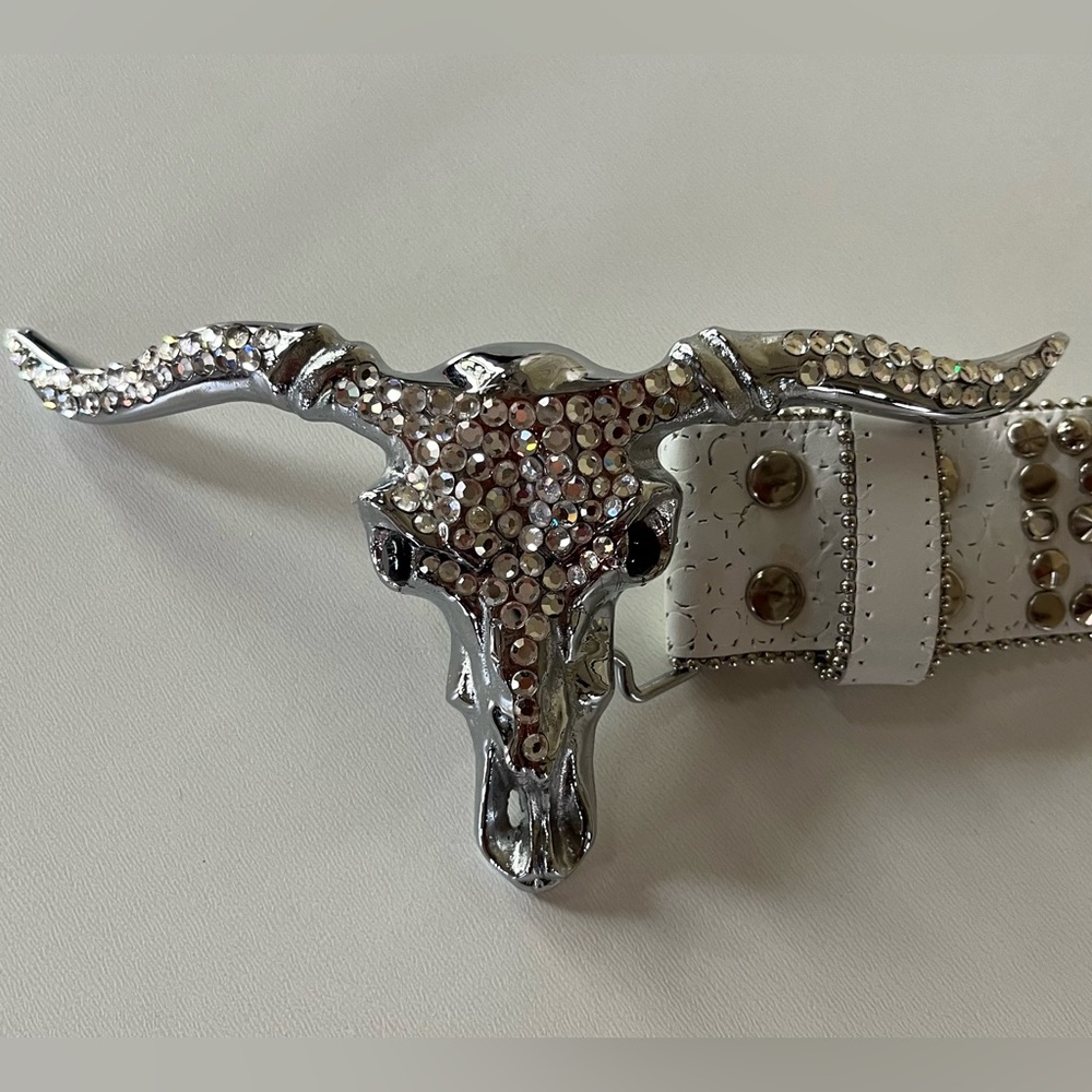 Rare & fabulous Chad Calvin 80s longhorn rhinestone studded white leather belt.